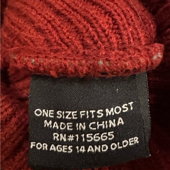 Harry Potteryer Gryffindor Pom Pom beanie knit winter hat OSFA stocking - Picture 4 of 5